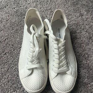 Steve Madden Textured White Lace-Up Sneakers